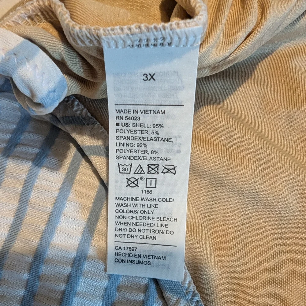 Striped blue and white one piece swimsuit old navy 3x - Picture 8 of 8